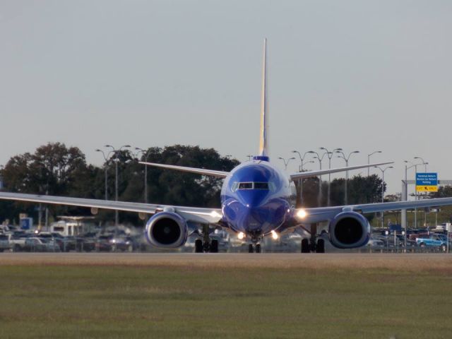 Boeing 737-700 (N743SW) - Southwest Airlines Departing 17R KAUS