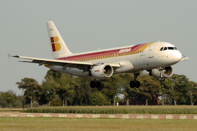 Airbus A320 (EC-HTC)