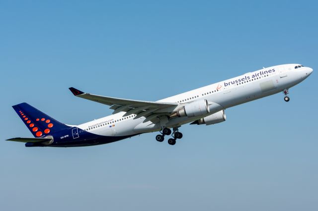 Airbus A330-300 (OO-SFM)