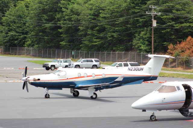 Pilatus PC-12 (N230UH)