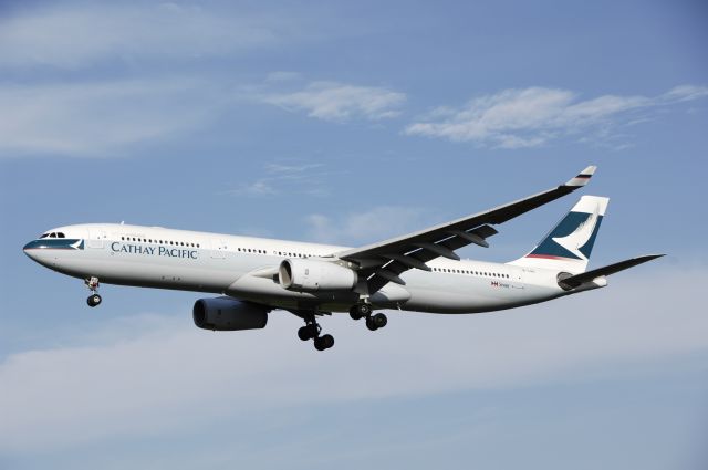 Airbus A330-200 (B-LAG) - Final Approach to Narita Intl Airport Rwy16L on 2013/08/20