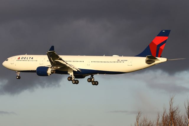Airbus A330-300 (N803NW)