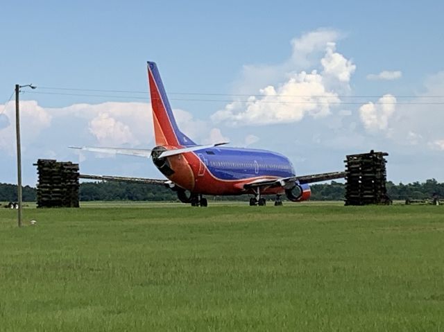 Boeing 737-700 (UNKNOWN) - Boneyard Find In An Unlikely Place