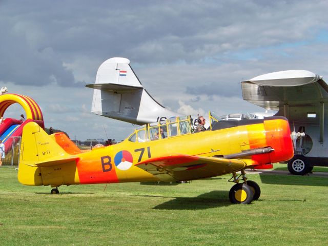 North American T-6 Texan (PH-MLM)