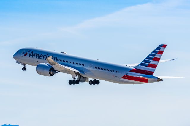 Boeing 787-9 Dreamliner (N822AN) - An American Airlines 787-9 taking off from PHX on 2/24/23. Taken with a Canon R7 and Canon EF 100-400 ii lens.