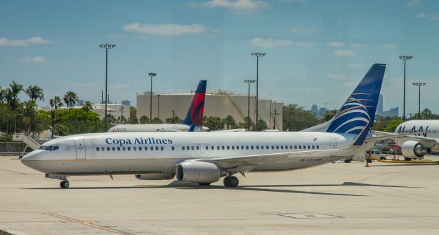 Boeing 737-800 (HP-1539CMP)