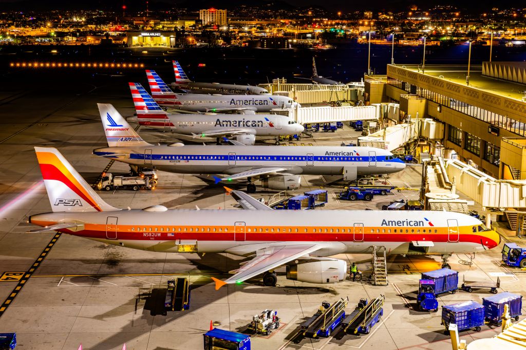 Airbus A321 (N582UW) - I haven’t posted on FlightAware in nearly two years, so I thought it’d be nice to go back to my roots and put up some of my best work from 2024 on here! If you enjoy my work, follow me @phxplanepics on Instagram!