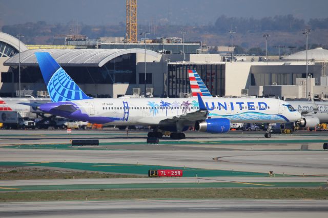 Boeing 757-200 (N14106)