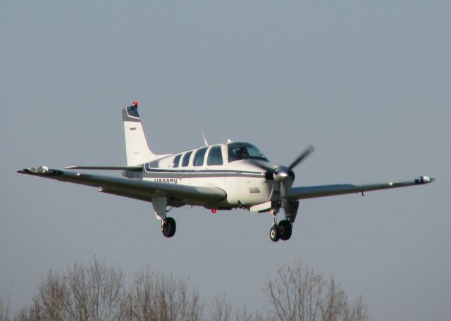 Beechcraft Bonanza (36) (N8037X) - Landing on 14 at the Shreveport Downtown airport.