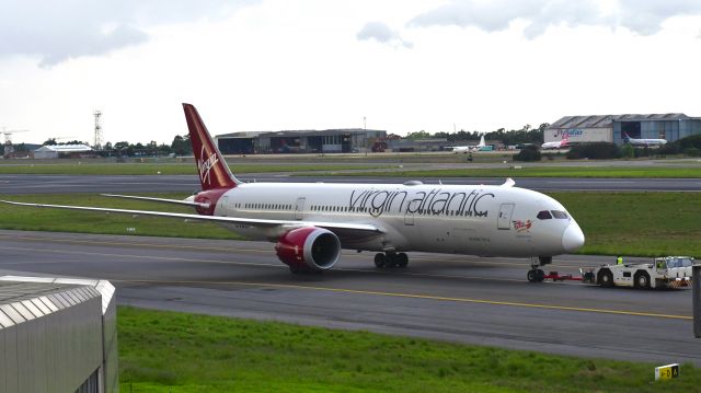 Boeing 787-9 Dreamliner (G-VWOO) - Virgin Atlantic Boeing 787-9 Dreamliner G-VWOO in Johannesburg