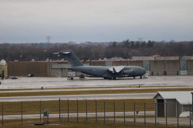 Boeing Globemaster III (ZZ-177) - Beautiful British C17 Globemaster III sitting on the postal ramp. Only the second time (that I know of) one of these has been here!