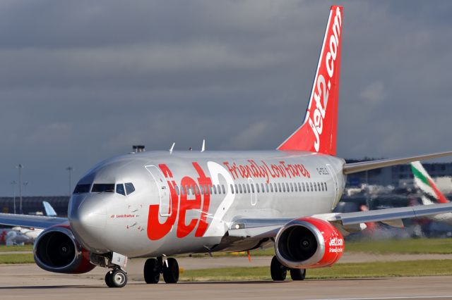 BOEING 737-300 (G-CELS) - EXS927 lining up for the flight to Kefalonia