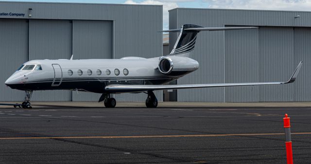 Gulfstream Aerospace Gulfstream V (N550PL) - N550PL Sits idle after a private passenger run with towbar hooked up prepping to be parked out of the way - Photo Date; 27/01/2024.
