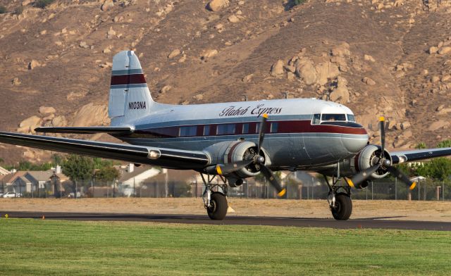 Douglas DC-3 (N103NA)