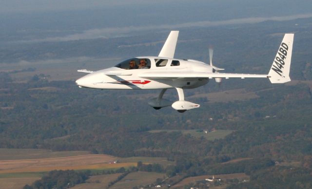 Experimental 100kts-200kts (N484BD) - Plans built over 11 years.  Engine: Superior XP IO-360 180HP  Photo taken over Rough River, KY USA