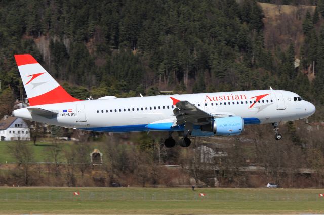 Airbus A320 (OE-LBS)