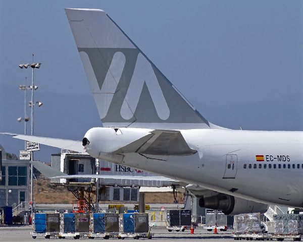 Boeing 747-400 (EC-MDS)