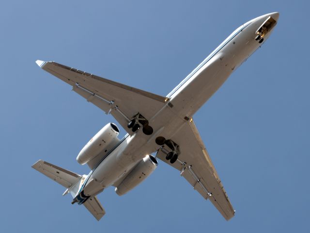 Embraer Legacy 600/650 (FAC1218) - on final approach to 05R (11/11/21)