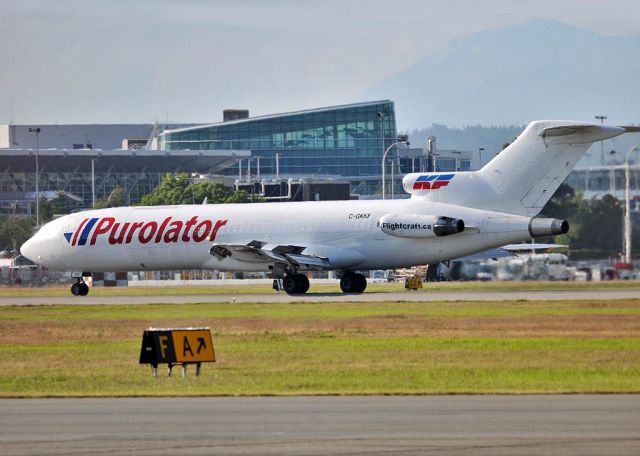 BOEING 727-200 (C-GKKF)