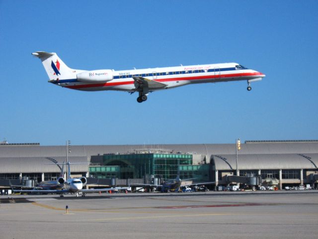 Embraer ERJ-135 (N841AE) - Landing on RWYY 19R