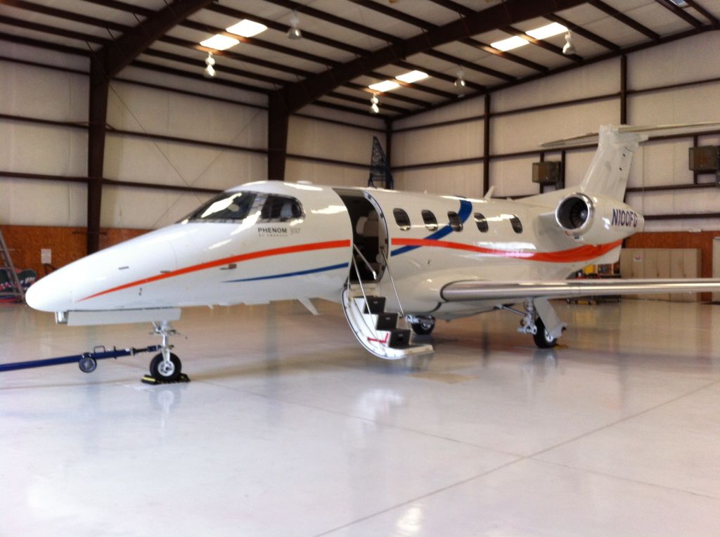 Embraer Phenom 300 (N100FG)