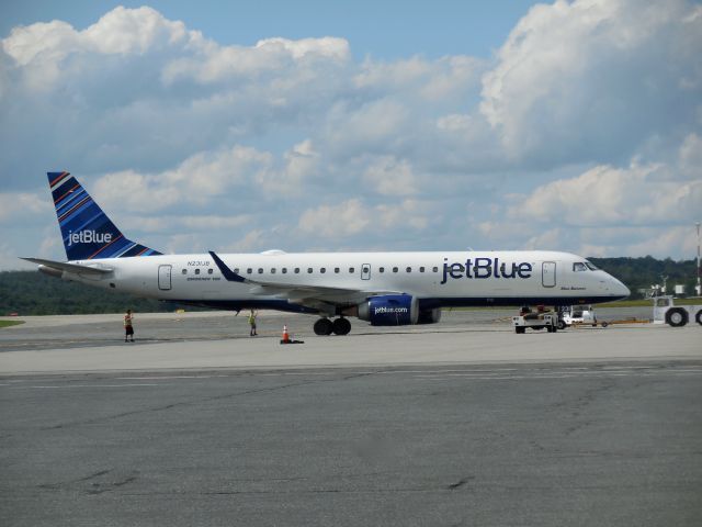 Embraer ERJ-190 (N231JB)