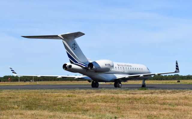 Bombardier Global Express (N111FK)