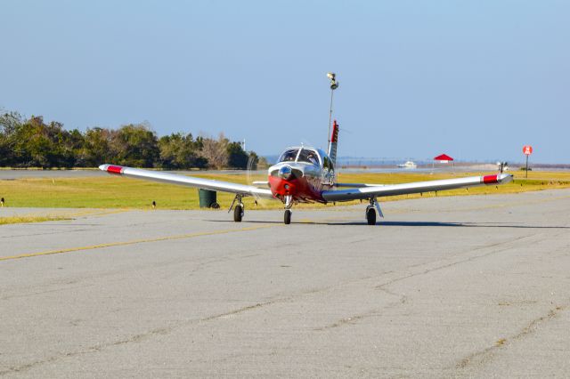 Piper Cherokee Arrow (N56690)