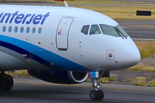 Sukhoi Superjet 100 (XA-JLG)