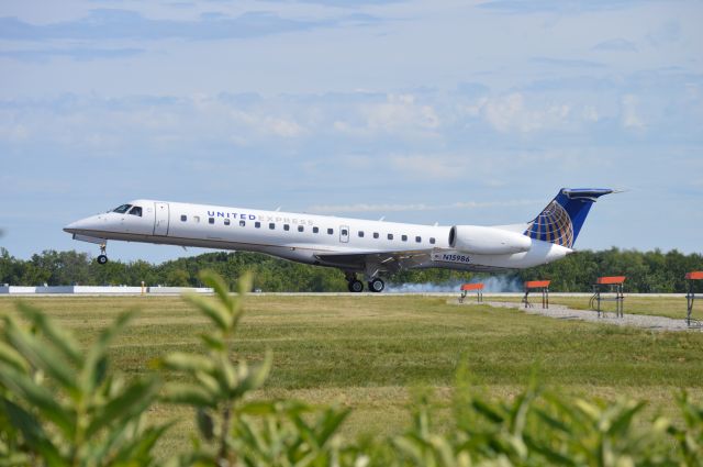 Embraer ERJ-145 (N15986)