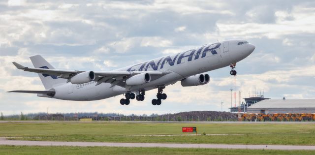 Airbus A340-300 (OH-LQC)