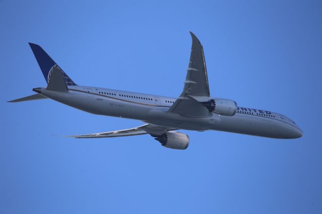 BOEING 787-10 Dreamliner (N16009)