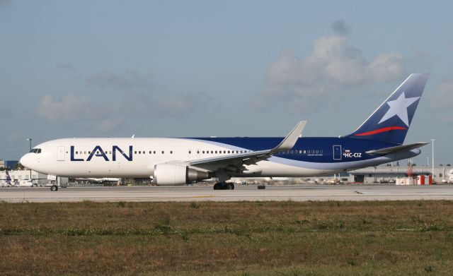 BOEING 767-300 (HC-CIZ)