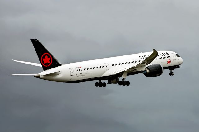 Boeing 787-9 Dreamliner (C-FVLX)
