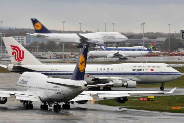 Boeing 747-400 (D-ABVK)