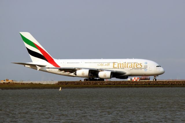 Airbus A380-800 (A6-EOD)