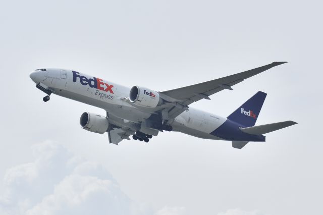 Boeing 777-200 (N855FD)