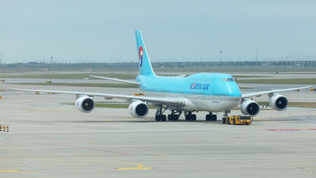 BOEING 747-8 (HL7631)