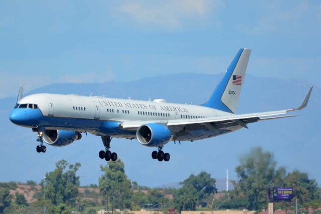 Boeing 757-200 (99-0004) - Boeing VC-32A (757-2G4) 99-0004 arrived at Phoenix Sky Harbor shortly after 3:30 in the afternoon on August 22, 2017.