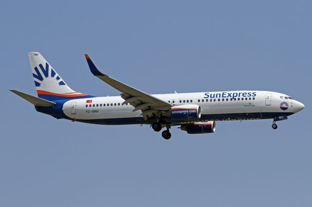 Boeing 737-800 (TC-SNU)