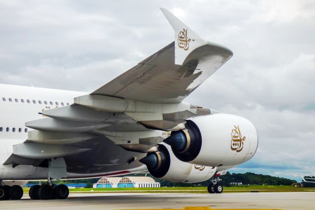 Airbus A380-800 (A6-EUU)