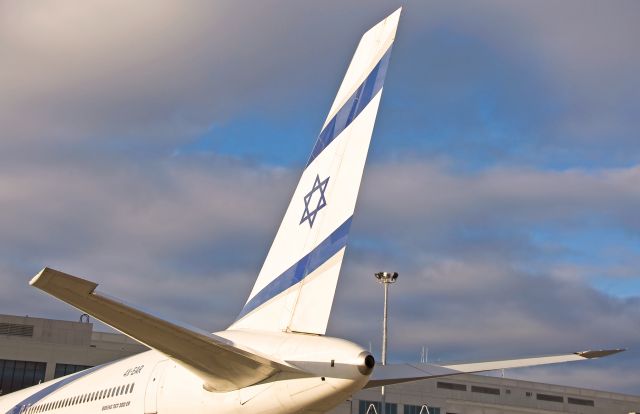 BOEING 767-300 (4X-EAR) - Israeli flag carrier El Al  