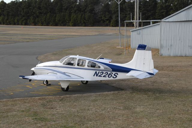 Beechcraft Travel Air (N226S)