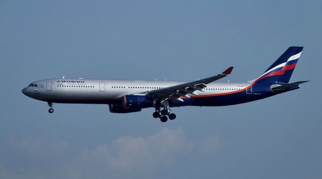 Airbus A330-300 (VQ-BPJ) - Final Approach to NRT(Narita) Rwy34R.br /from Terminal2 observation deck.(2016/01/07)