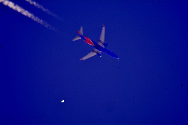 — — - This is Southwest Flight 16 a Boeing 737-8H4 Baltimore to Grand Rapids passing the Planet Venus at 36,000 ft. south of Cleveland 04.20.2020.