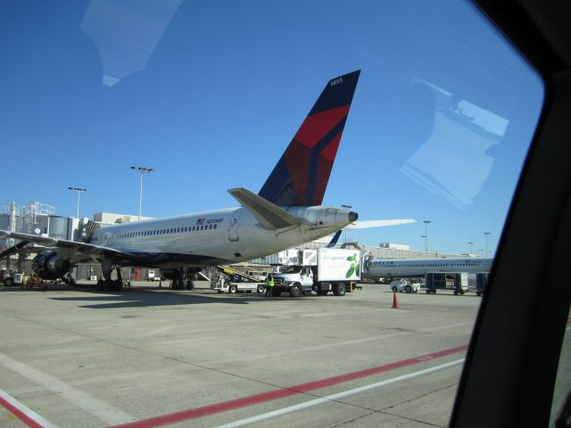 Boeing 757-200 (N555NW)