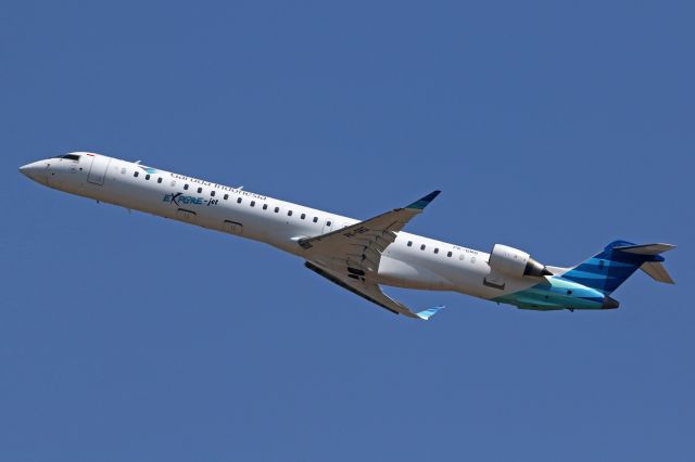 Canadair Regional Jet CRJ-100 (PK-GRG)