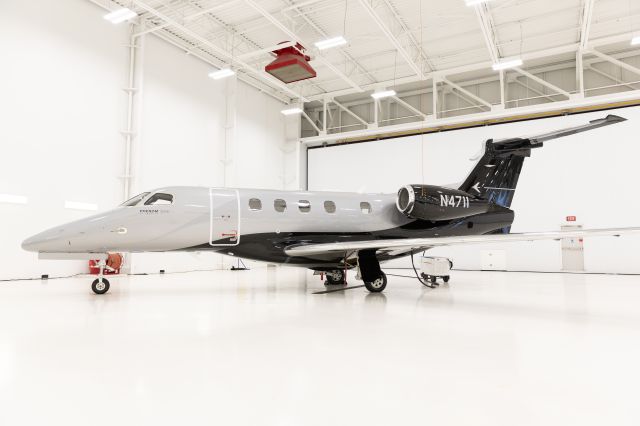 Embraer Phenom 300 (N4711)