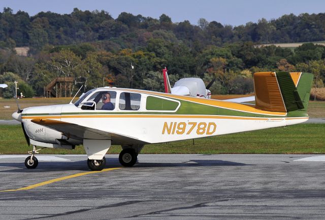 Beechcraft 35 Bonanza (N1978D) - Seen at KFDK on 10/11/2009.      a href=http://discussions.flightaware.com/profile.php?mode=viewprofile&u=269247  [ concord977 profile ]/a