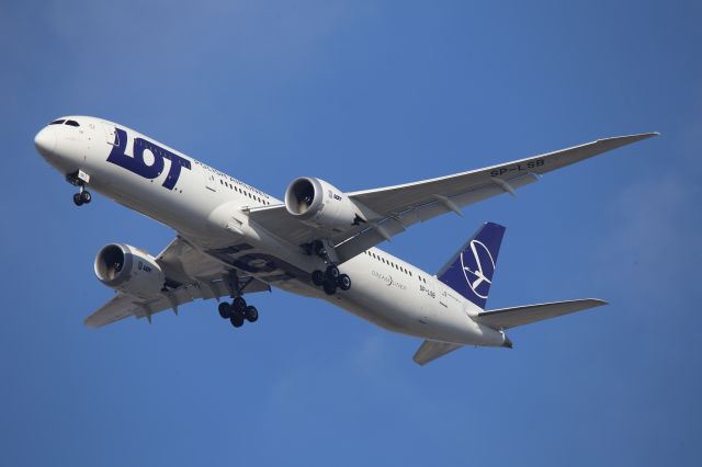 Boeing 787-9 Dreamliner (SP-LSB)